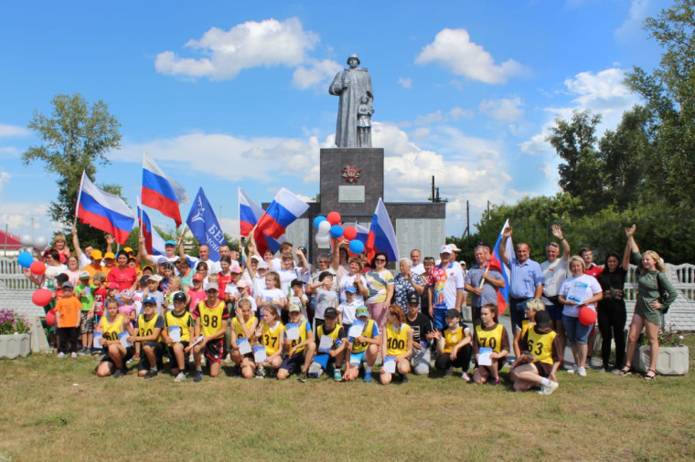 В с. Усть-Мосиха состоялась тёплая встреча с участниками международной факельной эстафеты "Бег гармония".